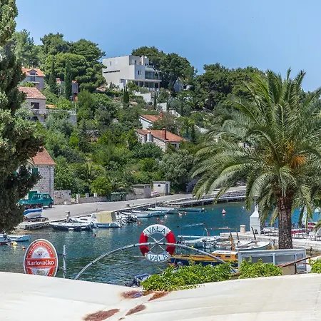 Gasthuis Apartments&rooms Drpić 3*