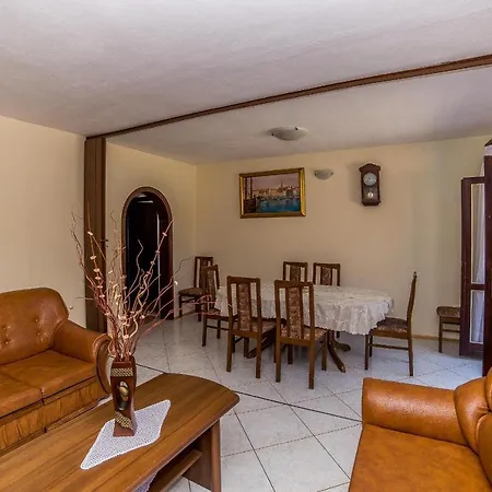 And Drpic Guest house